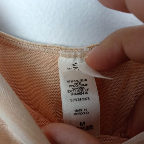 Victoria's Secret cream gown size medium - Picture 4 of 5